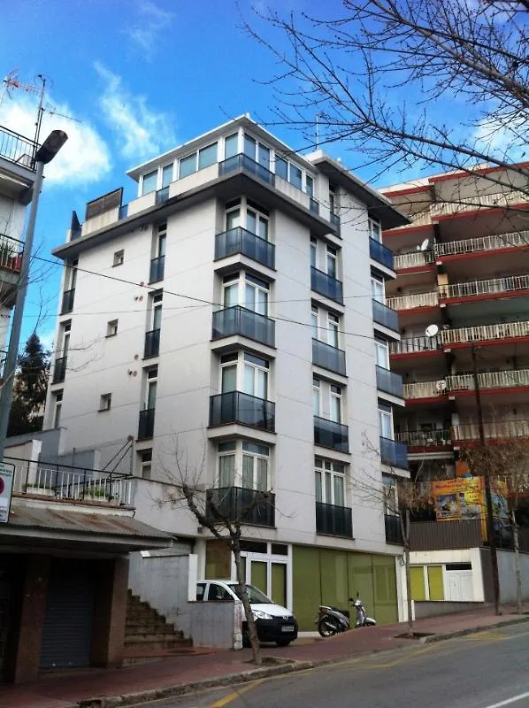 Martribuna Apts Otel Lloret de Mar